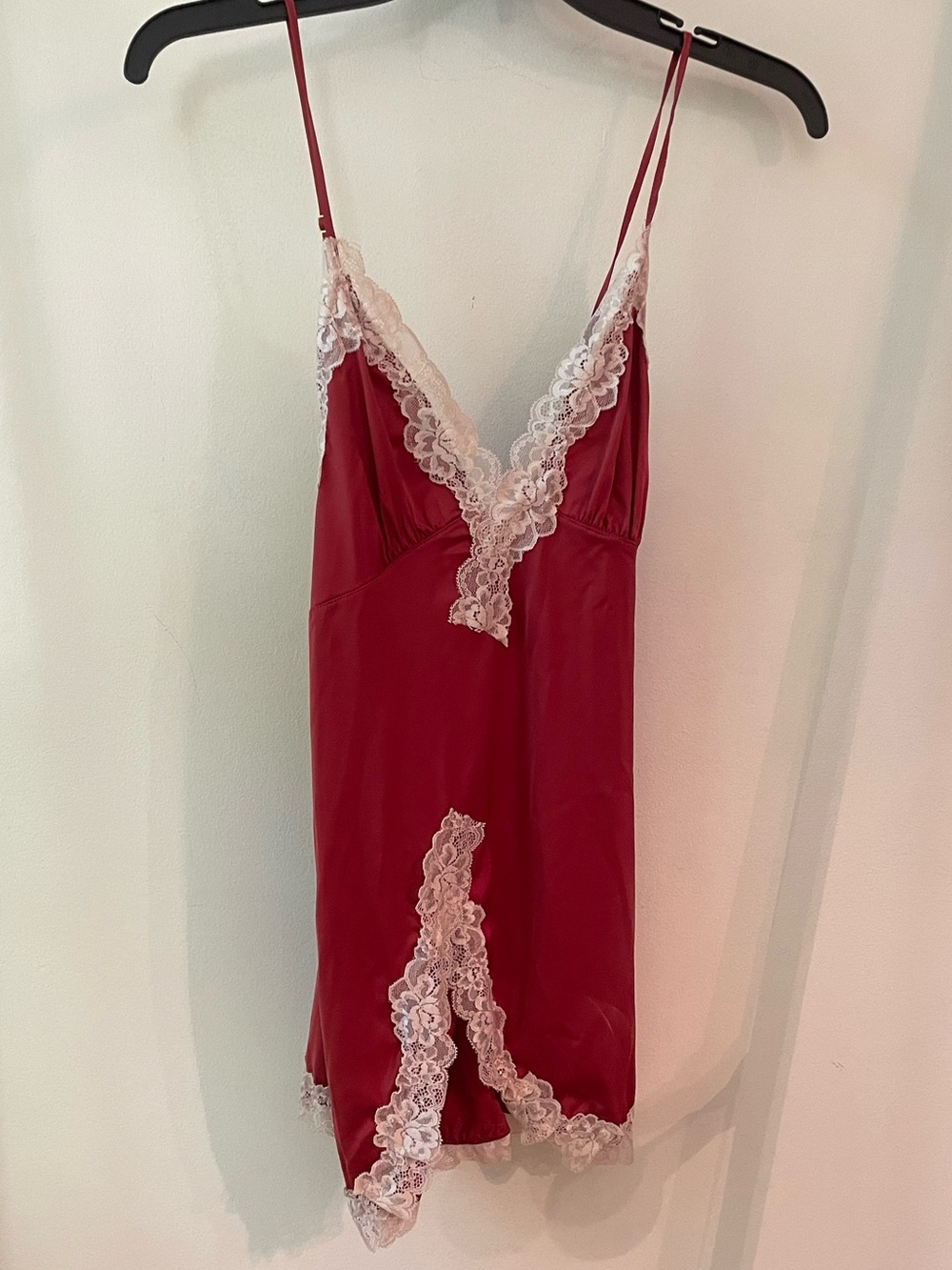 Pearlle | NWT | Red/Burnt Orange Silky Slip Camisole Tank with Lace Trim